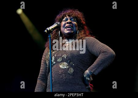 Martha Reeves und die Vandellas treten auf der Hauptbühne auf, beim Together People 2015 Festival, Preston Park, London Road, Brighton, East Sussex, UK. 6. September 2015 Stockfoto