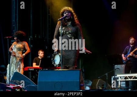 Martha Reeves und die Vandellas treten auf der Hauptbühne auf, beim Together People 2015 Festival, Preston Park, London Road, Brighton, East Sussex, UK. 6. September 2015 Stockfoto