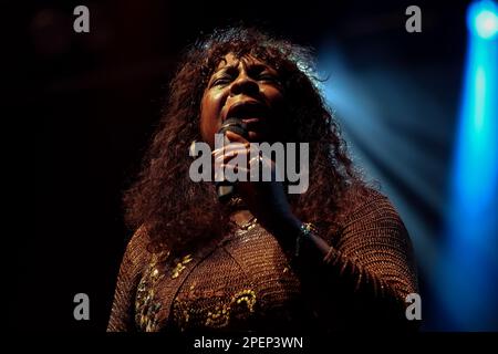 Martha Reeves und die Vandellas treten auf der Hauptbühne auf, beim Together People 2015 Festival, Preston Park, London Road, Brighton, East Sussex, UK. 6. September 2015 Stockfoto