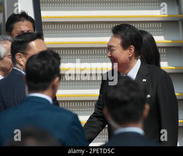 Tokio, Japan. 16. März 2023. Der südkoreanische Präsident Yoon Suk-Yeol trifft am Donnerstag, den 16. März 2023, am Tokio International Airport in Tokio, Japan, ein. Foto: Keizo Mori/UPI Credit: UPI/Alamy Live News Stockfoto