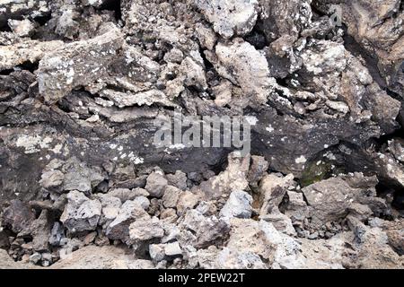 Kühle Nähte und Felsformationen im Lavafluss parque nacional de timanfaya Lanzarote, Kanarische Inseln, Spanien Stockfoto