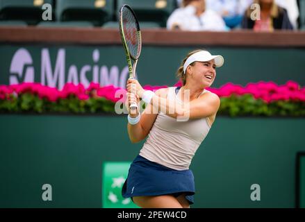 Rebecca Peterson von Schweden im Kampf gegen Coco Gauff aus den Vereinigten Staaten während der vierten Runde des 2023. BNP Paribas Open, WTA 1000 Tennis Turnier am 14. März 2023 in Indian Wells, USA - Foto: Rob Prange/DPPI/LiveMedia Stockfoto