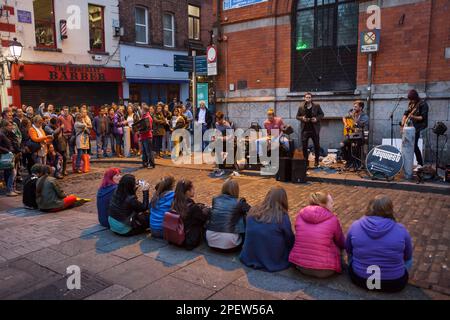 Rock Street Konzert in der Temple Bar Gegend, Dublin Stockfoto