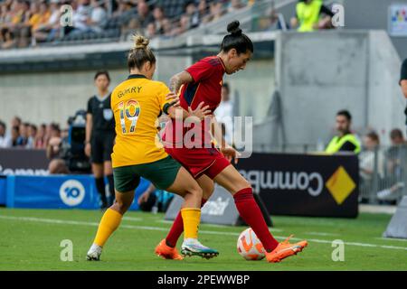 Sydney, Australien. 19. Februar 2023. Sydney, New South Wales, Februar 19. 2023: Marta Carro (25 Spanien) kontrolliert den Ball während des internationalen Cup of Nations-Spiels zwischen Australien und Spanien im CommBank Stadium in Sydney, Australien. (NOE Llamas/SPP) Guthaben: SPP Sport Press Photo. Alamy Live News Stockfoto