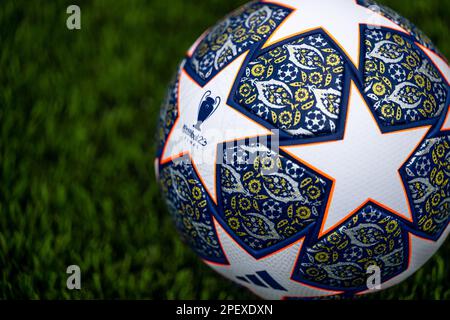 Nahaufnahme des Adidas UEFA Champions League-Finales in Istanbul 2023 2024 Stockfoto