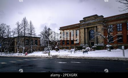 Ralph M. Medjuck Building (H-Gebäude) das Haus der School of Architecture auf dem Sexton Campus der Dalhousie University mitten im Winter Stockfoto