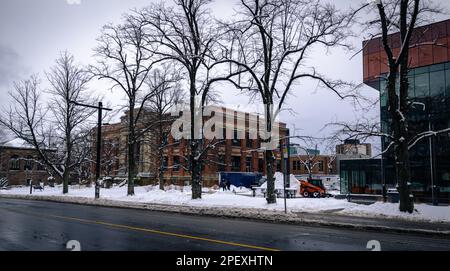 Ralph M. Medjuck Building (H-Gebäude) das Haus der School of Architecture auf dem Sexton Campus der Dalhousie University mitten im Winter Stockfoto