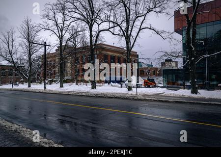 Ralph M. Medjuck Building (H-Gebäude) das Haus der School of Architecture auf dem Sexton Campus der Dalhousie University mitten im Winter Stockfoto