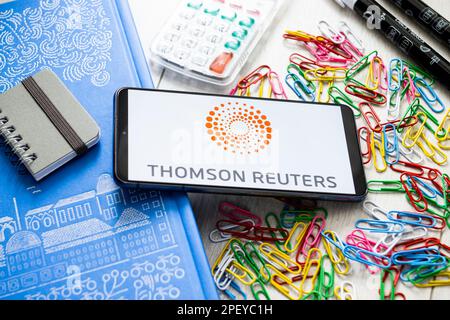 Danzig, Polen. 7. März 2023. In dieser Abbildung wird ein Thomson Reuters Logo auf einem Smartphone angezeigt. (Kreditbild: © Mateusz Slodkowski/SOPA Images via ZUMA Press Wire) NUR REDAKTIONELLE VERWENDUNG! Nicht für den kommerziellen GEBRAUCH! Stockfoto