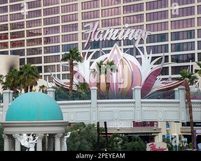 Das Logo des Flamingo Las Vegas Hotel and Casino auf dem Las Vegas Boulevard in Las Vegas, Nevada, USA. Mafioso Bugsy Siegel hat das Hotel im Dezember 1946 eröffnet. Stockfoto