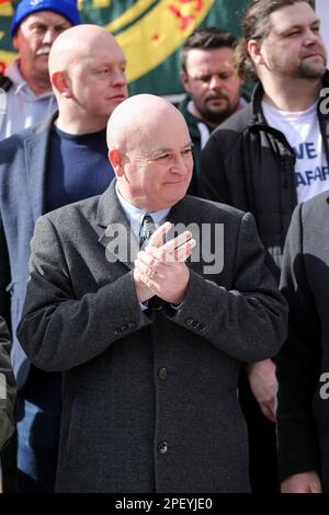 London, Großbritannien. 14. März 2023. Mick Lynch, Generalsekretär des Nationalen Verbands der Eisenbahn-, See- und Transportarbeiter in Westminster, während die Bahnarbeiter ihre Streikaktion über Löhne und Arbeitsbedingungen fortsetzen. Weitere Streiks sind für diesen Monat geplant. Kredit: SOPA Images Limited/Alamy Live News Stockfoto