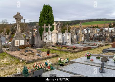 Eindrücke auf dem Friedhof in Verdun, einer Großstadt im Maas-Departement in Grand Est, Nordostfrankreich. Es ist bekannt dafür, dass es ihm seinen Namen gibt Stockfoto