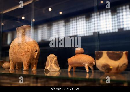 Bagdad. 6. März 2023. Dieses Foto wurde am 6. März 2023 aufgenommen und zeigt Ausstellungen im irakischen Nationalmuseum in Bagdad, der Hauptstadt Iraks. Kredit: Wang Dongzhen/Xinhua/Alamy Live News Stockfoto