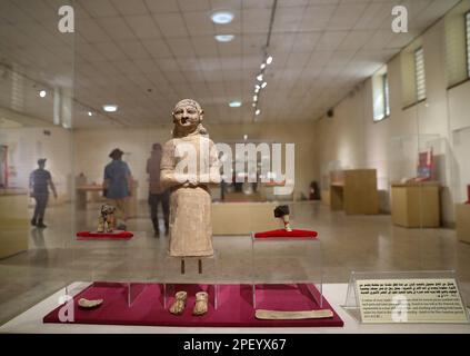 Bagdad. 6. März 2023. Dieses Foto wurde am 6. März 2023 aufgenommen und zeigt Ausstellungen im irakischen Nationalmuseum in Bagdad, der Hauptstadt Iraks. Kredit: Wang Dongzhen/Xinhua/Alamy Live News Stockfoto