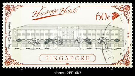 MOSKAU, RUSSLAND - 17. FEBRUAR 2023: Poststempel gedruckt in Singapur zeigt die Serie Hotel Fort Canning, Heritage Hotels (2019), ca. 2019 Stockfoto