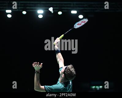 Utilita Arena, Birmingham, Großbritannien. 16. März 2023. 2023 YONEX All England Open Badminton Championships Day 3 Runde 16; Viktor AXELSEN gegen NG Tze Yong, Viktor AXELSEN spielt A shot Credit: Action Plus Sports/Alamy Live News Stockfoto