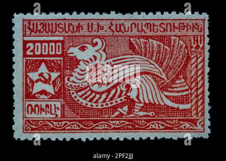 Vorzeitiger Briefmarken aus Armenien nicht ausgestellt. Lokale Motive aus dem Jahr 1921. Nennwert 20.000. Mythologisches Schafadler-Symbol aus dem Bürgerkrieg. Stockfoto