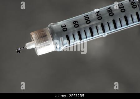 Vorgefüllte Insulinpens zur Behandlung von Diabetes mit Gicht in der Nadel. Gesundheitskonzepte. Stockfoto