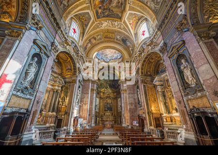 Das wundervolle Innere der Kirche Santa Maria Maddalena in Rom, Italien. Stockfoto