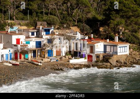 Fischerdorf Cala SAlguer an der Costa Brava an der Mittelmeerküste von Girona in Katalonien, Spanien Stockfoto