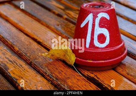 Kennzeichnung Tabelle Biergarten Anzahl Stockfoto