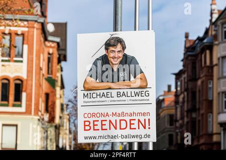 Michael Ballweg, Initiator der Initiative Querdenken 711, als Kandidat für das Amt des Oberbürgermeisters, Wahlplakat, in der entscheidenden zweiten Stockfoto