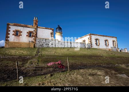 Neist Point ist ein Aussichtspunkt am westlichsten Punkt von Skye. Der Leuchtturm Neist Point befindet sich dort seit 1909. Stockfoto