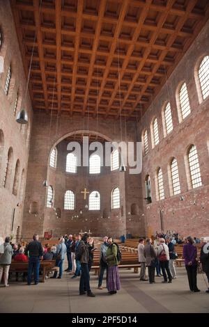 Konstantinsbasilika, hölzerne hohe Kassettendecke, Trier, Rheinland-Pfalz, Deutschland Stockfoto