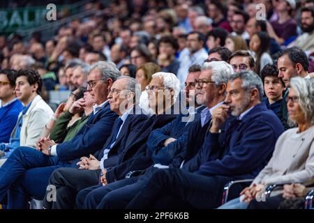 Madrid, Madrid, Spanien. 16. März 2023. Florentino Perez, Eigentümer von Real Madrid, und Giorgio Armani, Eigentümer von EA7 Emporio Armani Olimpia Milano, während des Basketballspiels zwischen Real Madrid und EA7 Emporio Armani Olimpia Milano, gültig für den Spieltag 29 der Euroleague, gespielt am Donnerstag, den 16. März 2023 im Wizink Center in Madrid (Kreditbild: © Alberto Gardin/ZUMA Press Wire) NUR ZUR REDAKTIONELLEN VERWENDUNG! Nicht für den kommerziellen GEBRAUCH! Stockfoto