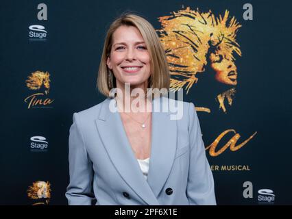 Stuttgart, Deutschland. 16. März 2023. Die Schauspielerin Valerie Niehaus besucht die Premiere des Musicals „TINA - The Tina Turner Musical“ im Theater Stage Apollo. Das Musical verfolgt musikalisch die Karriere des Sängers von Nutbush bis zum Weltstar von heute. Kredit: Christoph Schmidt/dpa/Alamy Live News Stockfoto