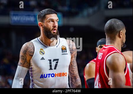 Madrid, Spanien. 16. März 2023. Vincent Poirier (Real Madrid) in Aktion während des Basketballspiels zwischen Real Madrid und EA7 Emporio Armani Olimpia Milano, gültig für den Spieltag 29 der Euroleague, gespielt am Donnerstag, den 16. März 2023 im Wizink Center in Madrid. Kredit: Independent Photo Agency/Alamy Live News Stockfoto