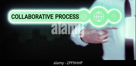 Inspiration mit Zeichen für „Collaborative Process“. Geschäftskonzept die Arbeit von Mitarbeitern und Organisationen führt zu Ergebnissen Stockfoto