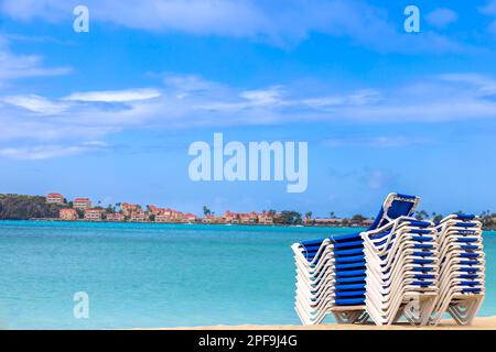 Malerische Strände der Insel Sint Maarten auf einer Kreuzfahrt durch die Karibik. Stockfoto