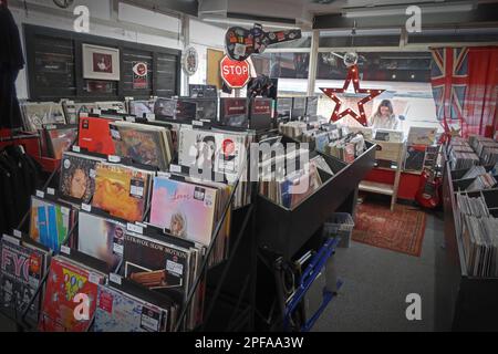Im Independent Music & Vinyl Shop, Record Corner, Pound Lane, (bei High St), Godalming, Surrey, England, GU7 1BX Stockfoto