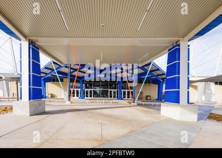 Oklahoma, MÄRZ 1 2023 - sonniger Außenblick auf das Tulsa Expo Center Stockfoto