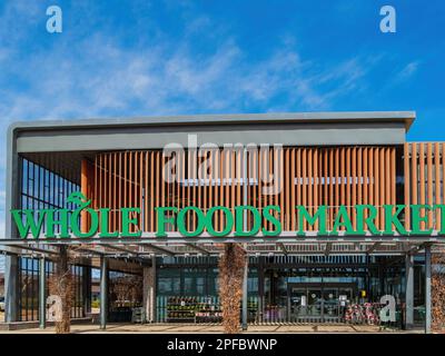 Oklahoma, MÄRZ 5 2023 - sonniger Blick auf den Whole Foods Market Stockfoto