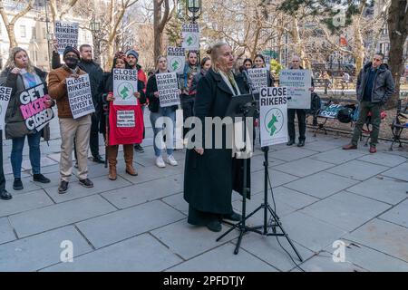 New York, Usa. 16. März 2023. Gewählte Amtsträger und Anwälte veranstalten Kundgebungen, um Bürgermeister Eric Adams zu drängen, das Gefängnis von Rikers Island bis 2027 Uhr im City Hall Park zu schließen. (Foto: Lev Radin/Pacific Press) Kredit: Pacific Press Media Production Corp./Alamy Live News Stockfoto