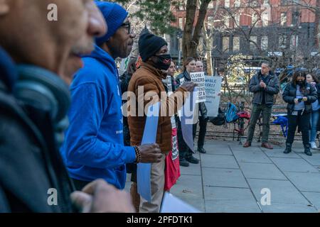 New York, Usa. 16. März 2023. Gewählte Amtsträger und Anwälte veranstalten Kundgebungen, um Bürgermeister Eric Adams zu drängen, das Gefängnis von Rikers Island bis 2027 Uhr im City Hall Park zu schließen. (Foto: Lev Radin/Pacific Press) Kredit: Pacific Press Media Production Corp./Alamy Live News Stockfoto