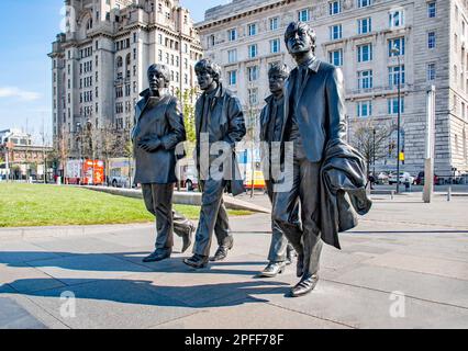 Die Beatles vor dem Cunard Building, Pier Head, Liverpool Stockfoto