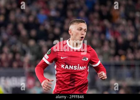 ALKMAAR, NIEDERLANDE - MÄRZ 16: Jesper Karlsson von AZ Alkmaar während der Runde der 16. Etappe 2 - Spiel der UEFA Europa Conference League zwischen AZ Alkmaar und SS Lazio im AZ-Stadion am 16. März 2023 in Alkmaar, Niederlande (Foto von Patrick Goosen/Orange Pictures) Stockfoto