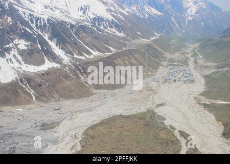 Die Region Kedarnath aus der Vogelperspektive nach der Katastrophe 2013. Im Juni 2013 verursachte ein mehrtägiger Wolkenbruch im nordindischen Bundesstaat Uttarakhand Stockfoto