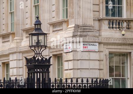 London, Vereinigtes Königreich - 23. Mai 2018 : Blick auf die berühmte Downing Street 10 in London, Großbritannien Stockfoto