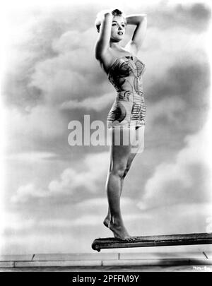 MARILYN MONROE Pin-Up Portrait Publicity for CLASH BY NIGHT 1952 Regisseur FRITZ LANG Wald - Krasna Productions / RKO Radio Pictures Stockfoto