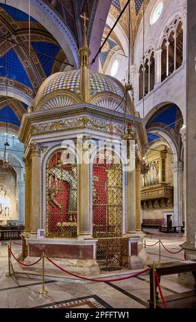 Volto Santo von Lucca, Schrein des Heiligen Gesichts von Lucca in der Kathedrale San Martino von Lucca, Duomo di San Martino, Toskana, Italien Stockfoto