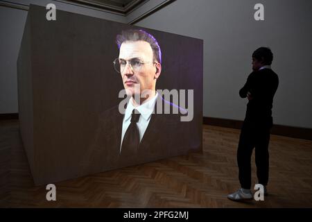 Rudolfinum-Galerie, Prag. 15. März 2023. Internationale Gruppenausstellung zeitgenössischer Künstler, genannt verschobene Realitäten, in der Rudolfinum-Galerie, Prag, Tschechische Republik, 15. März 2023. Bildvideo von Ed Atkins - das Wort. Kredit: Katerina Sulova/CTK Photo/Alamy Live News Stockfoto