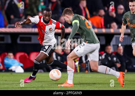 16-03-2023: Sport: Feyenoord gegen Shakhtar ROTTERDAM, NIEDERLANDE - MÄRZ 16: Lutsharel Geertruida (Feyenoord Rotterdam) während des Spiels Feyenoord gegen Sh Stockfoto