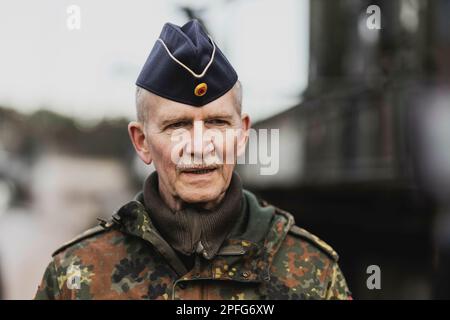 Generalleutnant Martin Schelleis, Inspektor des Militärstützpunkts der Bundeswehr, fotografiert in Mahlwinkel, 16. März 2023. Stockfoto