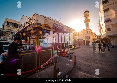 Ansicht des Almaghrabi Masjid Moschee (Al Maghrabi Masjid Moschee) am historischen Bezirk Al Balad in Jeddah, KSA, Saudi-Arabien Stockfoto