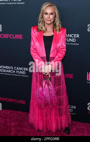 BEVERLY HILLS, LOS ANGELES, KALIFORNIEN, USA - 16. MÄRZ: Kathy Hilton trifft am 16. März 2023 in Beverly Hills, Los Angeles, Kalifornien, USA, beim Women's Cancer Research Fund ein unvergessliches Abendprogramm auf der Gala 2023 im Beverly Wilshire, Einem Four Seasons Hotel. (Foto von Xavier Collin/Image Press Agency) Stockfoto