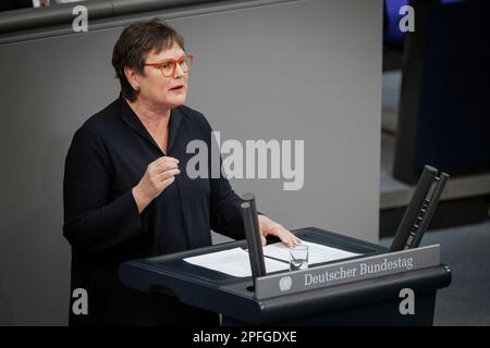 Berlin, Deutschland. 17. März 2023. Leni Breymaier, (SPD), zu der Debatte über die Änderung des Bundeswahlgesetzes im Deutschen Bundestagsstag Berlin, 17. März 2023. Kredit: dpa/Alamy Live News Stockfoto